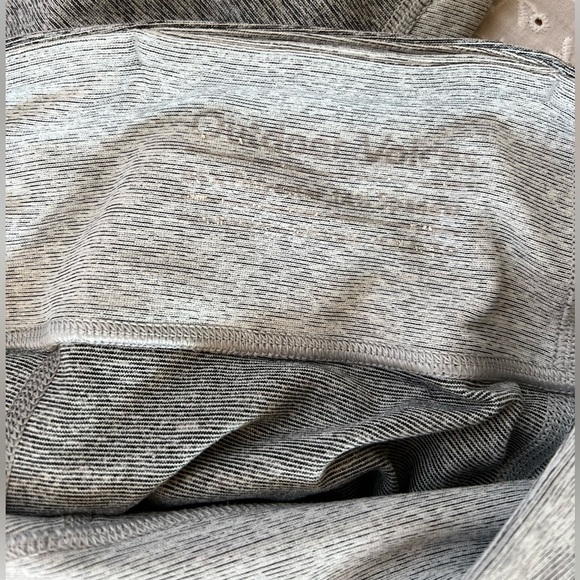 Outdoor Voices Grey two tone warm up capri leggings Medium - Picture 3 of 4